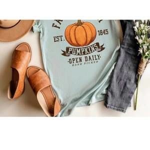 NEW KISSED APPAREL women's farm fresh open daily graphic tee in seafoam